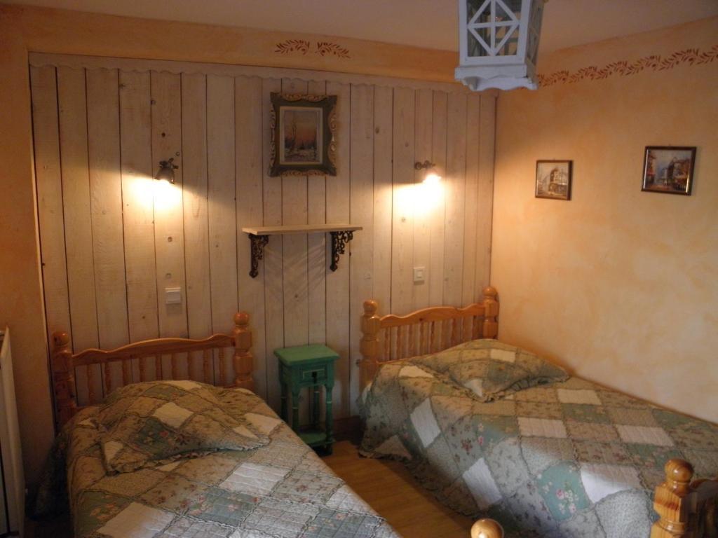 Gite Auberge Les Terres Blanches De Meolans Ruang foto