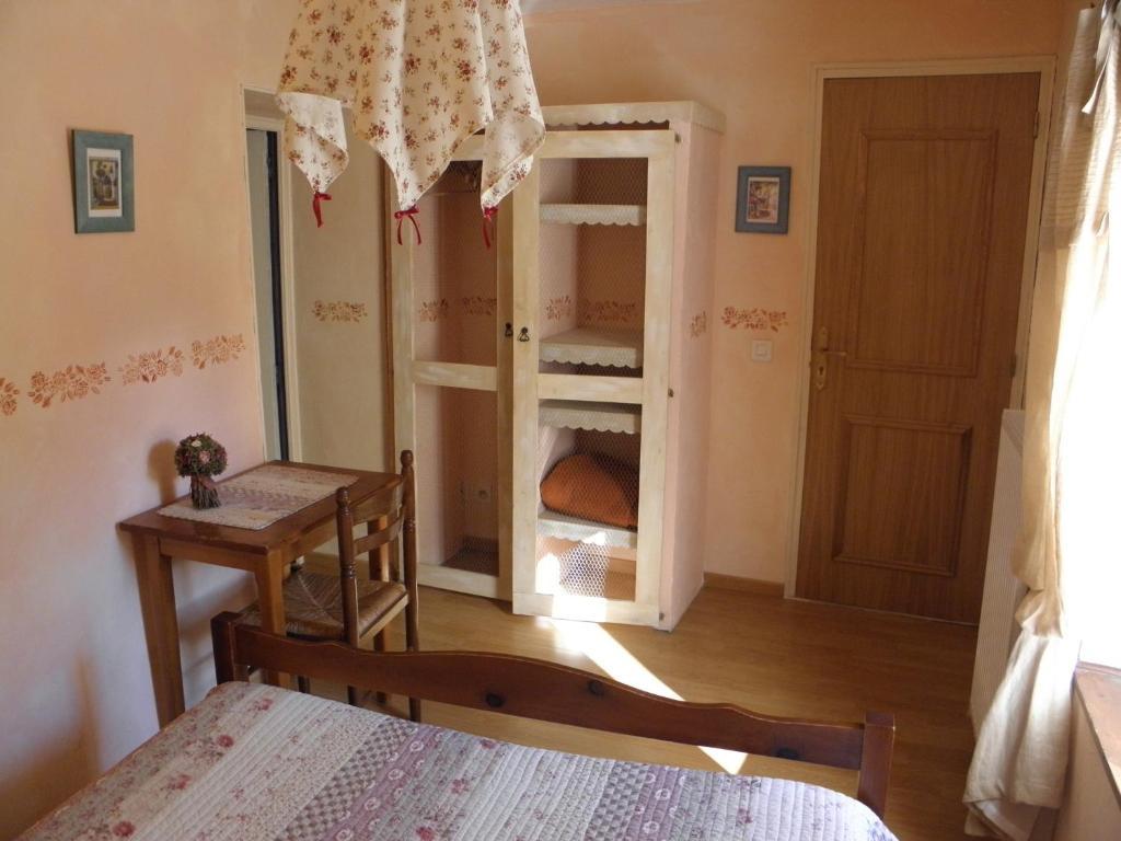 Gite Auberge Les Terres Blanches De Meolans Ruang foto