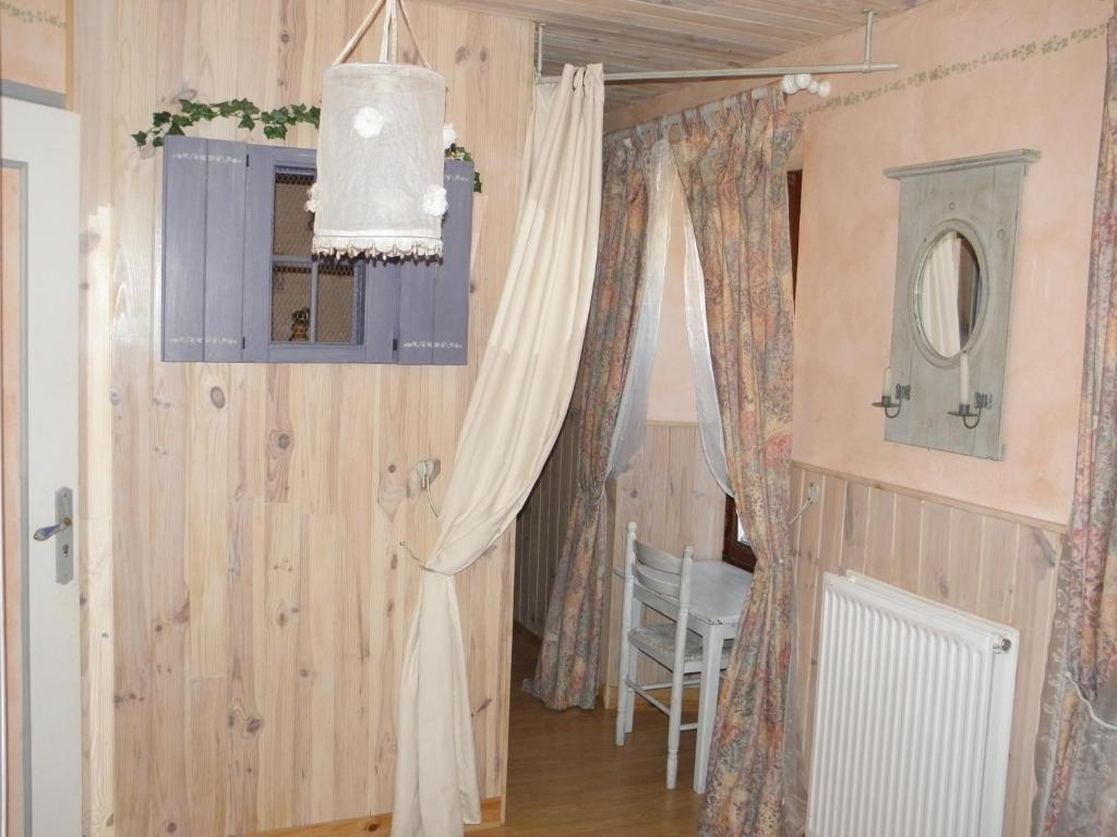 Gite Auberge Les Terres Blanches De Meolans Ruang foto