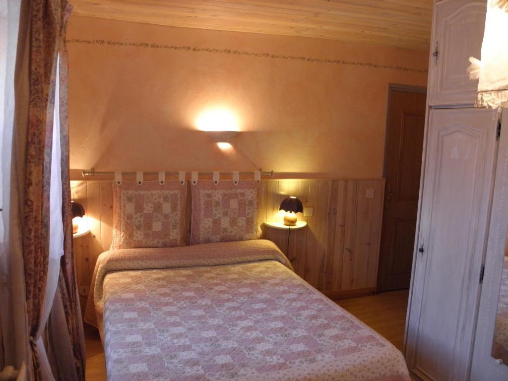 Gite Auberge Les Terres Blanches De Meolans Ruang foto